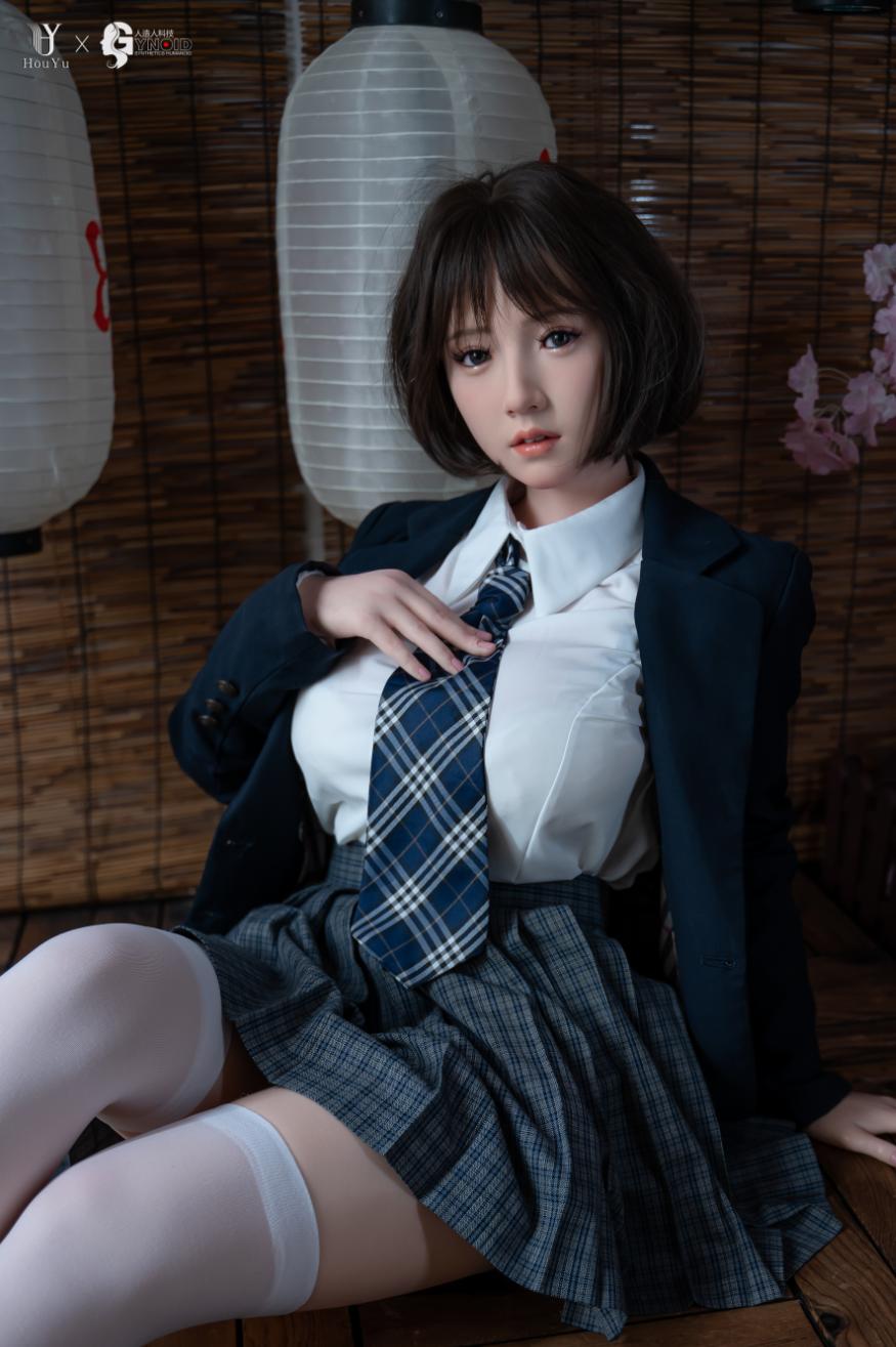 Sex doll Elle (HouYu Doll 150cm F-cup silicone)